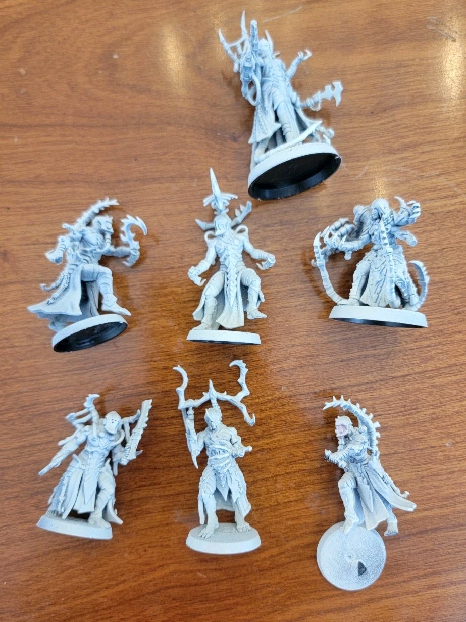 Dark Eldar Drukhari Wracks x7 One Broken Weapon for sale - Miniswap